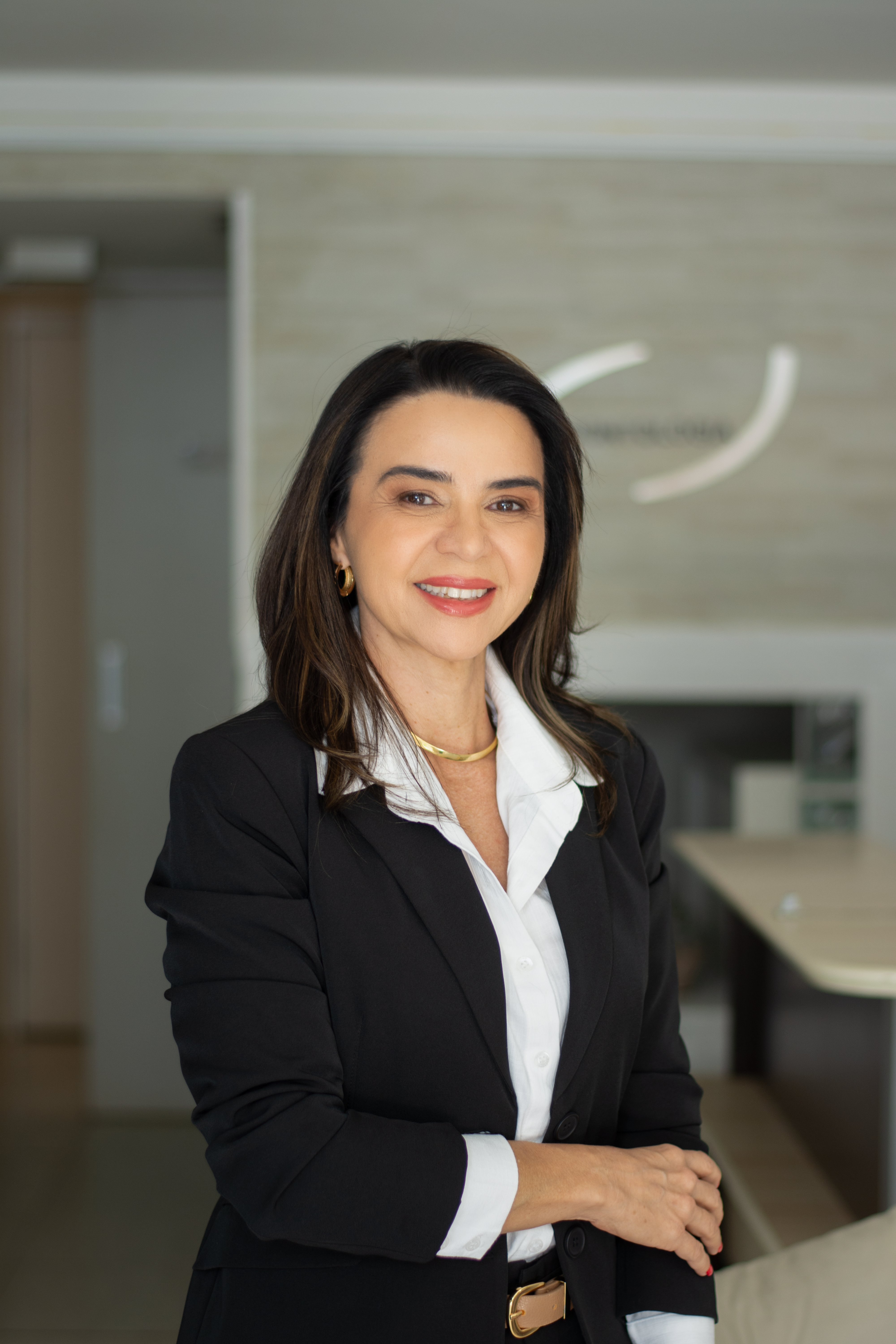 Dra. Célia Tosta Fernandes — Odontologista especialista em Três Lagoas/MS